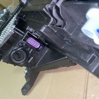 2019- Modelo MG HS Low Config faro izquierdo con el número OEM 10419993