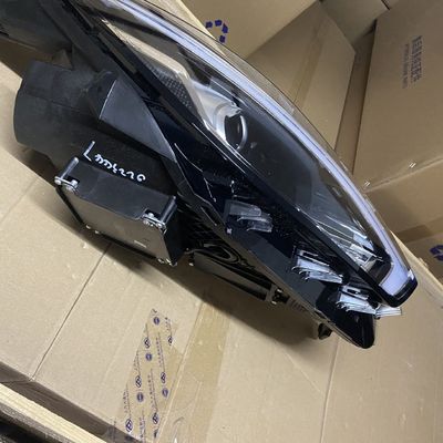 2019- Lámpara de cabeza de faro de plástico Luz corriente para MG ZS izquierda derecha blanco OE 10550754