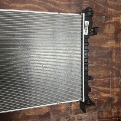 Radiador de condensador de tanque de agua de plástico de aluminio Maxus EV30 ASM OE C00122258
