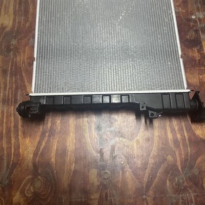 Radiador de condensador de tanque de agua de plástico de aluminio Maxus EV30 ASM OE C00122258