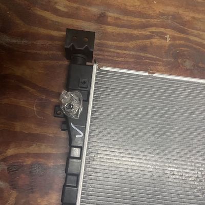 Radiador de condensador de tanque de agua de plástico de aluminio Maxus EV30 ASM OE C00122258