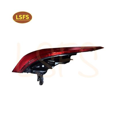 SAIC Maxus D60 Automóvil puerta trasera trasera luz de advertencia de freno 12V C00160067 OEM luz trasera