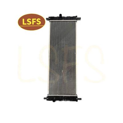 El motor MAXUS SAIC tiene un tanque de agua con condensador radiador para D90 T60 T70 T90 OE C00100234/C00144824