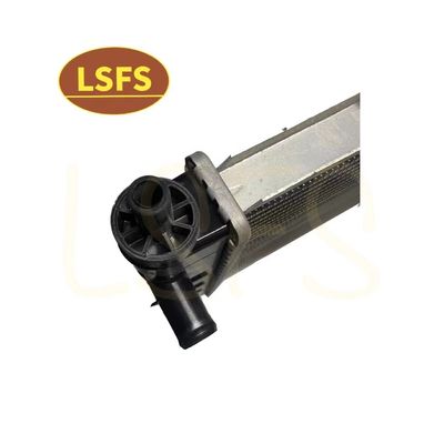 El motor MAXUS SAIC tiene un tanque de agua con condensador radiador para D90 T60 T70 T90 OE C00100234/C00144824